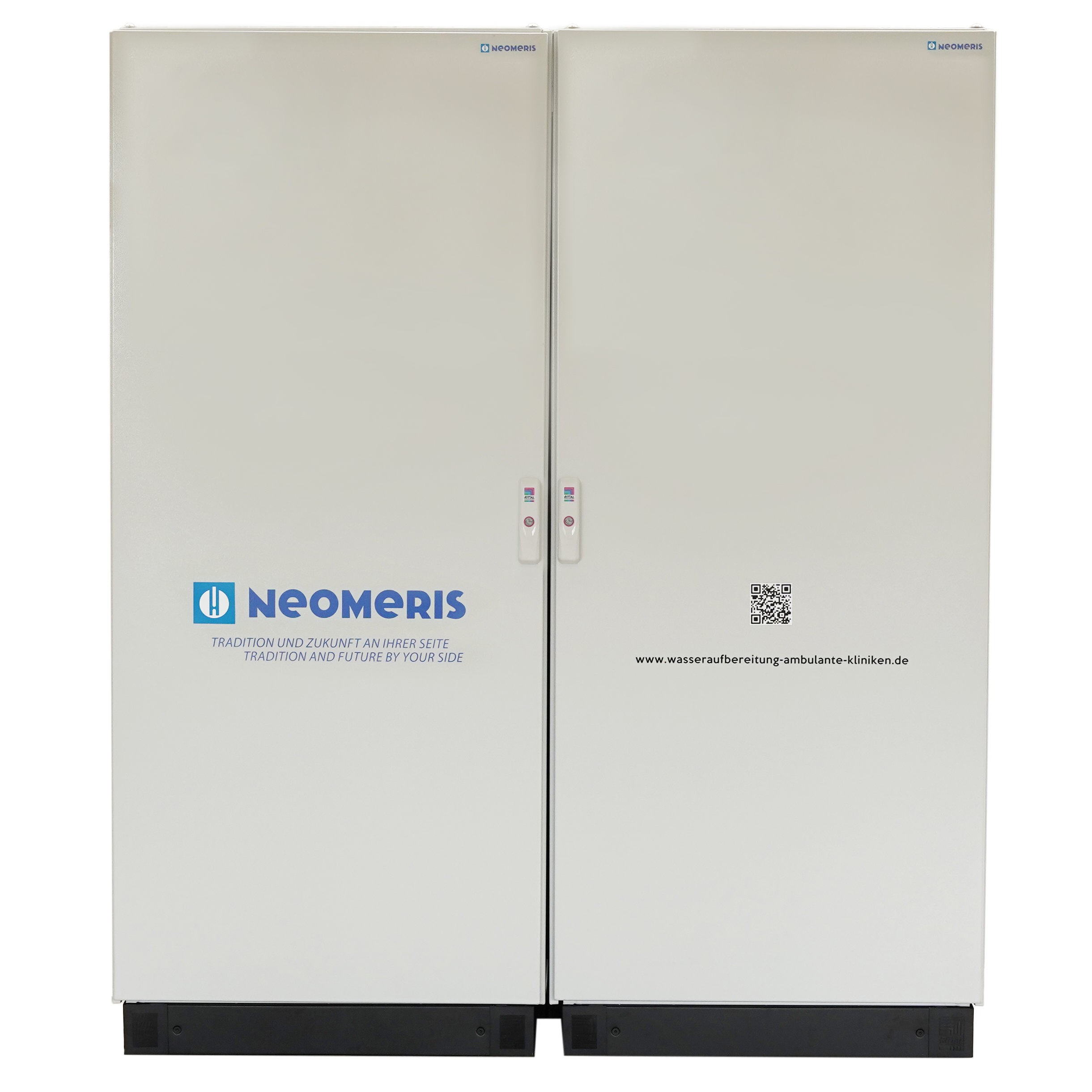 NeoDeWa water treatment plant for outpatient clinics, incl. lifting system, UV system, pyrogen filter, Aqua-Stop, drip pans and NeoTecMaster Wasseraufbereitungsanlage Schränke, zwei weiße Schranktüren, Neomeris Branding VE-Anlage geschlossen, Doppel-Modul in Rittal-Schrank, Platzsparendes Design Schrankgehäuse, Frontansicht modulare Aufbereitungsanlage, schlicht
